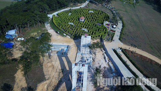 Công trình cầu đáy kính hoành tráng