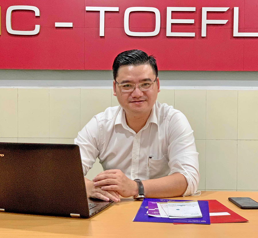Anh Tạ Ngọc Thinh-Giám đốc Trung tâm Ngoại ngữ Việt Anh VES. Ảnh: Hà Duy 