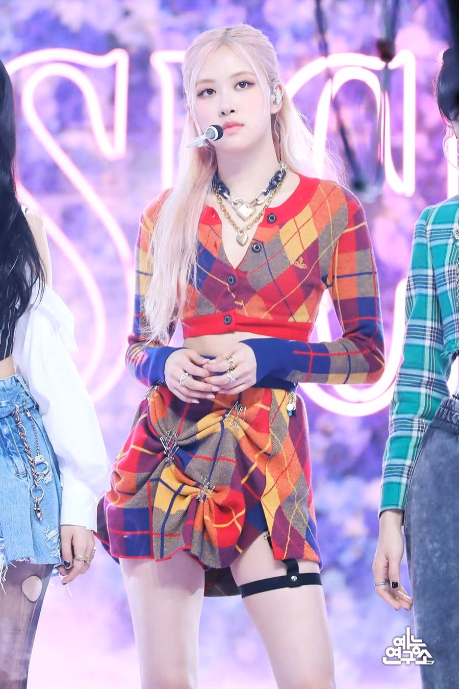  Rosé Blackpink được coi là nổi bật nhất trong lần trở lại này về cả nhan sắc và thần thái. Ảnh: MBC. 