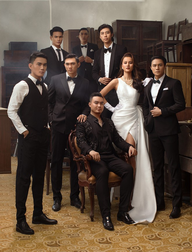 Nhà thiết kế cho biết ảnh hưởng của dịch Covid-19 khiến doanh thu của anh giảm và lỗ hơn 10 tỉ đồng ẢNH: AN TAKA - DƯƠNG DI