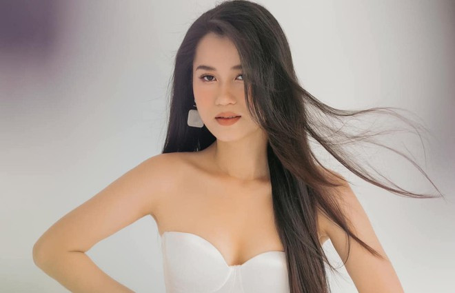 Bức ảnh mới của Lâm Vỹ Dạ được nhận xét là có nét giống Ngọc Thanh Tâm ẢNH: FBNV