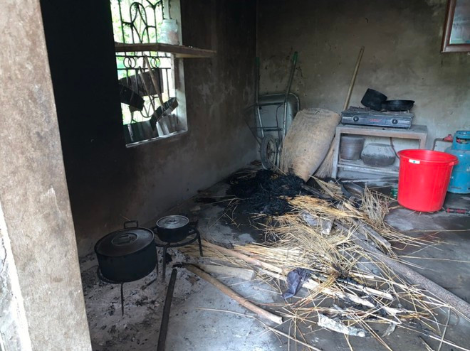 Khởi tố, tạm giam nghi phạm thiêu sống cụ bà 90 tuổi, cướp hơn 22 triệu ảnh 2 Hiện trường vụ án.