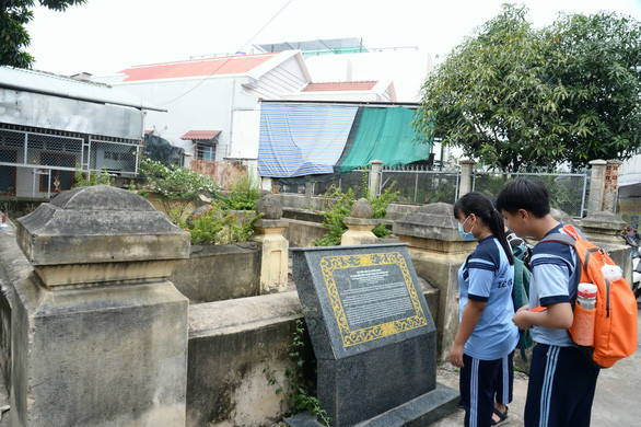 Khu mộ ông Tạ Dương Minh, người sáng lập chợ Thủ Đức xưa Ảnh: TỰ TRUNG