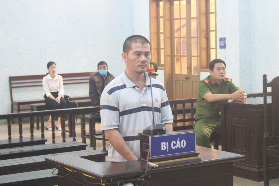 Bị cáo Lưu Ngọc Sang lãnh 18 năm tù về tội “Giết người”. Ảnh: Lê Văn Ngọc