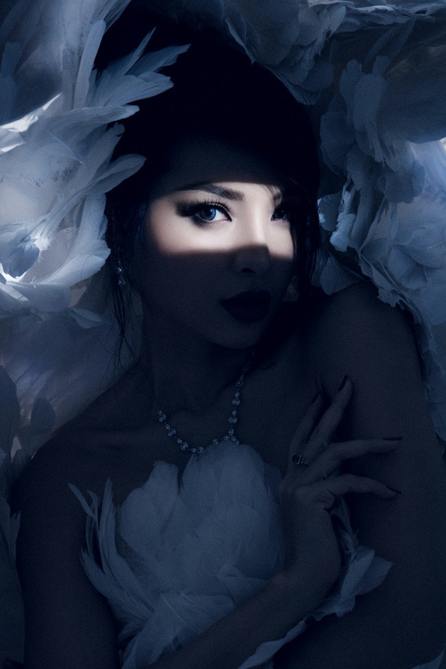 Phương Trinh Jolie sở hữu nhan sắc mặn mà, ánh nhìn cuốn hút.