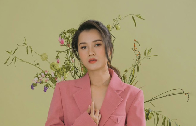 Lâm Vỹ Dạ nhắc khéo chồng về nhà bằng phương pháp cực hay. ẢNH: NVCC