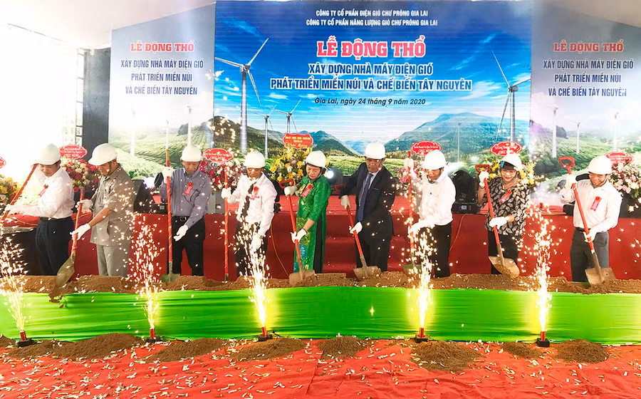 Lễ động thổ xây dựng Nhà máy điện gió Phát triển miền núi và Nhà máy Điện gió chế biến Tây Nguyên. Ảnh: Hà Duy