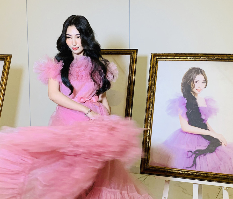 Khổng Tú Quỳnh hóa thân thành nàng công chúa yêu kiều.