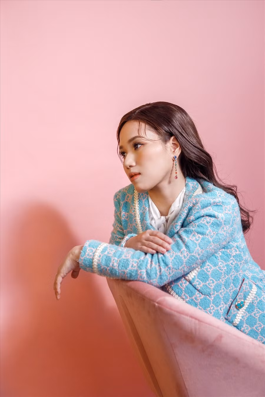 Không chỉ sở hữu giọng hát ngọt ngào, nội lực, nhan sắc của nữ ca sĩ ngày càng mặn mà và trưởng thành hơn.