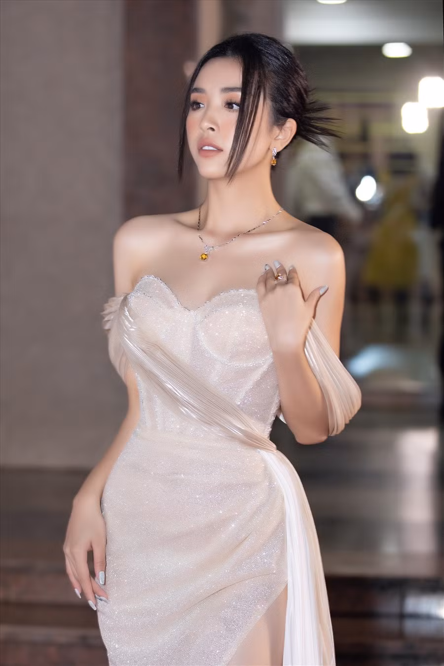 Á hậu Thuý An ngày càng duyên dáng và gợi cảm. Ảnh: HHVN.