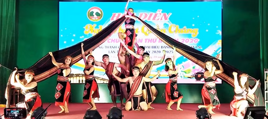  Các tiết mục văn nghệ tham gia Hội diễn được chuẩn bị công phu, kĩ lưỡng và đặc sắc. Ảnh: Hà Tây