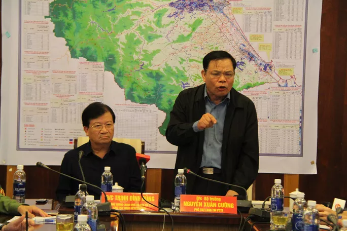 Bộ trưởng Bộ NN&PTNT cảnh báo bão số 9 có khả năng kéo dài hết đêm 28-10