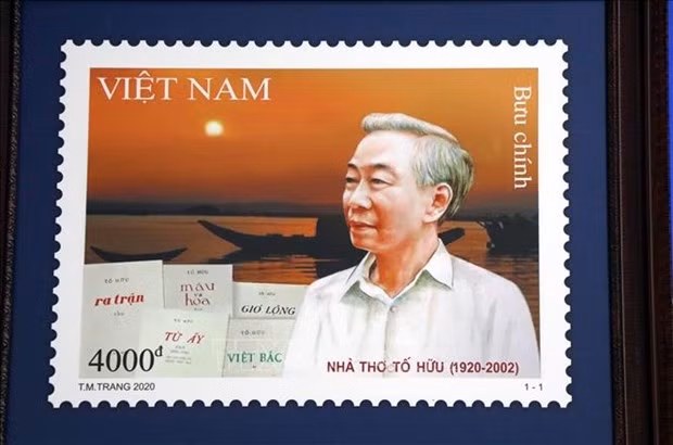  Bộ Thông tin và Truyền thông phối hợp với Ủy ban Nhân dân tỉnh Thừa Thiên - Huế phát hành Bộ tem đặc biệt nhân kỷ niệm 100 năm Ngày sinh nhà thơ Tố Hữu. (Ảnh: Đỗ Trưởng/TTXVN)