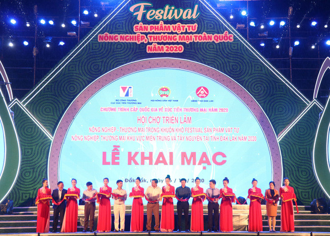  Lễ khai mạc Hội chợ.