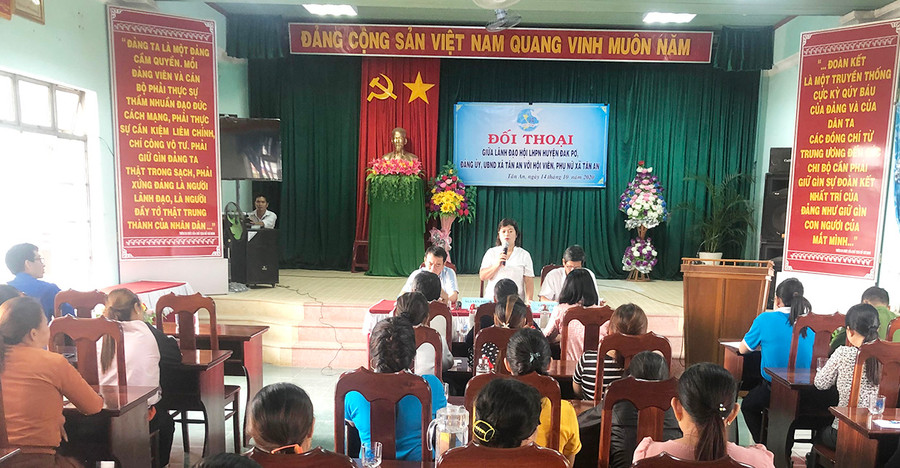  Quang cảnh buổi đối thoại. Ảnh: Lan Anh