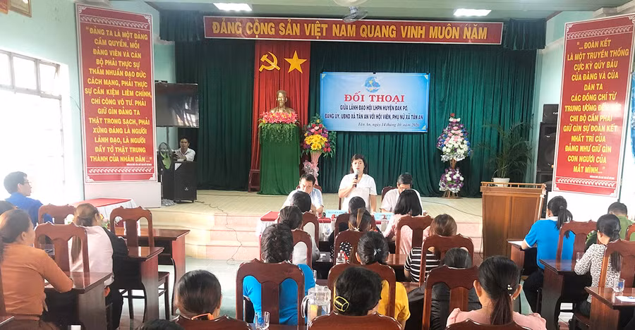  Quang cảnh buổi đối thoại. Ảnh: Lan Anh