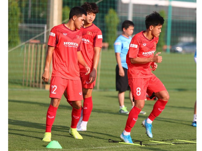 HAGL chỉ còn 2 cầu thủ được triệu tập lên tuyển U.22 Việt Nam là Dụng Quang Nho (12) và Trần Bảo Toàn (8) HOÀNG QUÂN