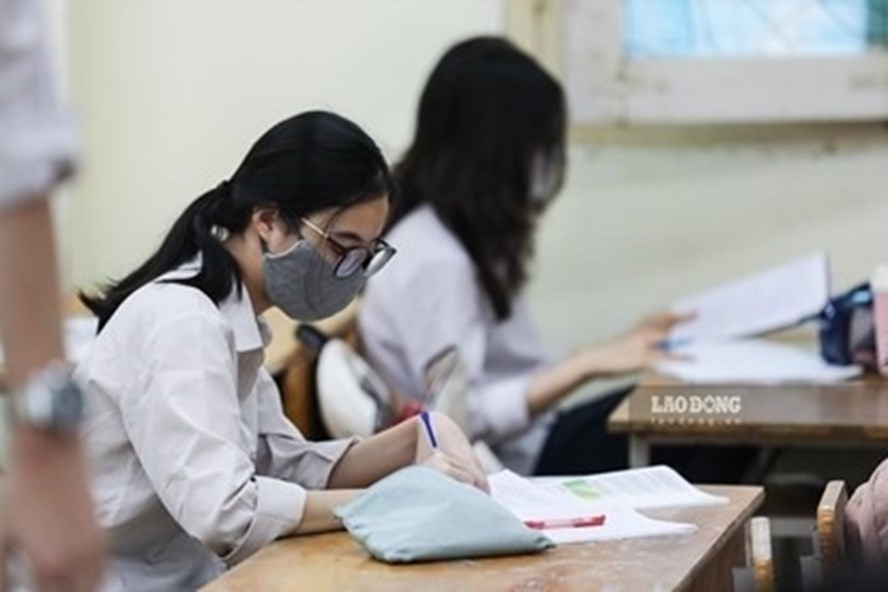 Nhiều ngành học có điểm chuẩn cao chót vót. Ảnh minh hoạ: Hải Nguyễn.  Nhiều ngành học có điểm chuẩn cao chót vót. Ảnh minh hoạ: Hải Nguyễn.