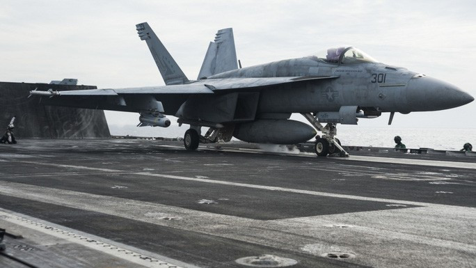  Chiến đấu cơ F/A-18E trên tàu sân bay USS Ronald Reagan của Mỹ. Ảnh: Hải quân Mỹ