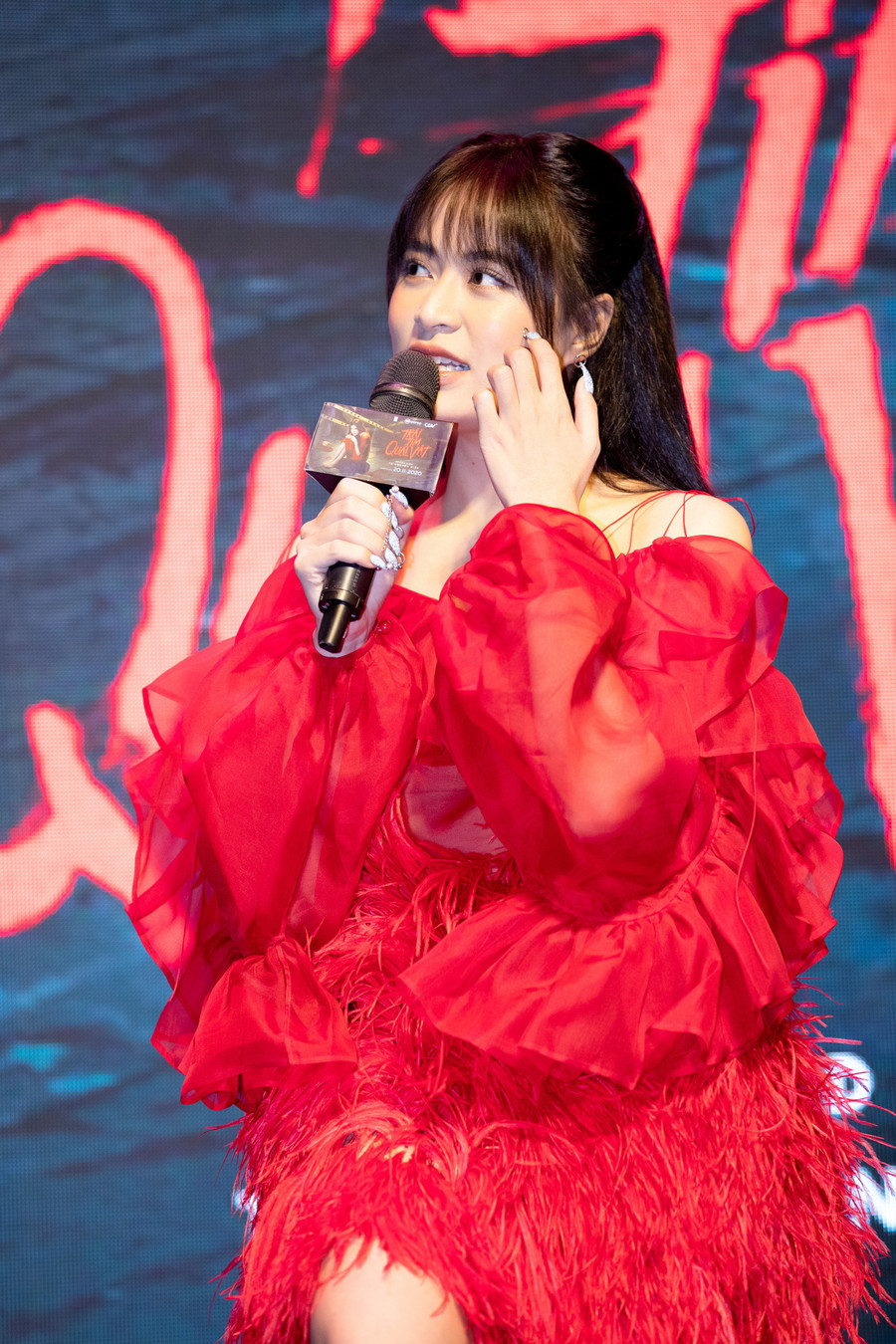 Bộ phim này khiến Hoàng Thùy Linh bị “knock-out” ngay sau khi đọc kịch bản và nhận lời tham gia.