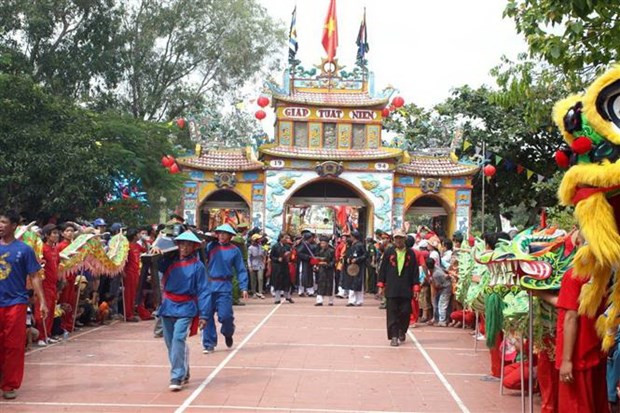 Lễ hội văn hóa du lịch Dinh Thầy Thím tại Khu di tích văn hóa Dinh Thầy Thím, xã Tân Tiến, thị xã La Gi (Bình Thuận) hồi tháng Tư. (Ảnh: Nguyễn Thanh/TTXVN) Lễ hội văn hóa du lịch Dinh Thầy Thím tại Khu di tích văn hóa Dinh Thầy Thím, xã Tân Tiến, thị xã La Gi (Bình Thuận) hồi tháng Tư. (Ảnh: Nguyễn Thanh/TTXVN)