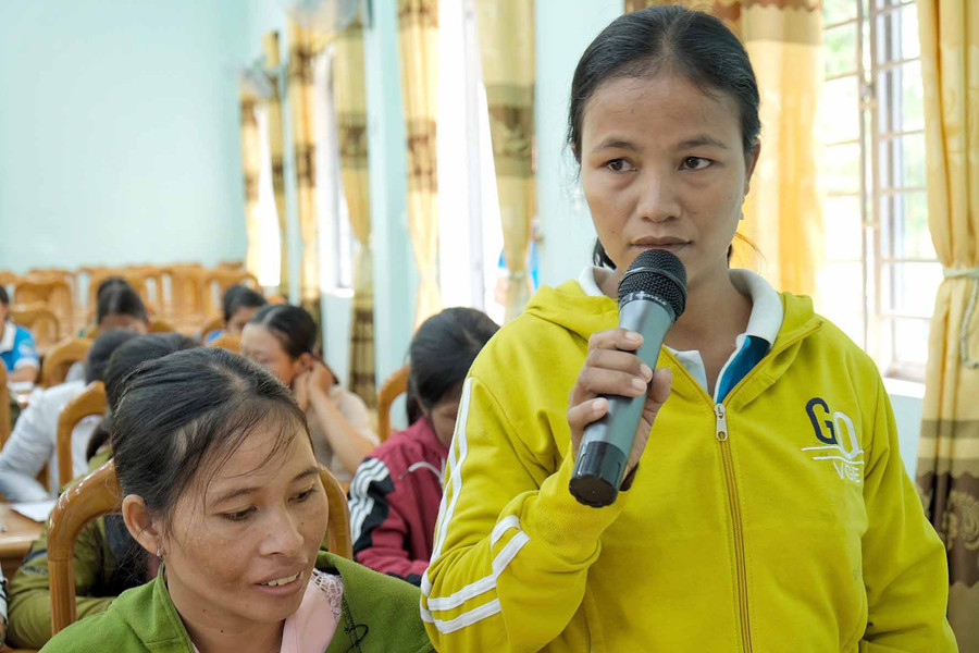 Nhiều vấn đề về bảo vệ quyền và lợi ích hợp pháp của phụ nữ và trẻ em được đặt ra trong buổi đối thoại. Ảnh: Minh Châu