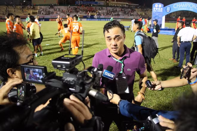 Chùm ảnh: Niềm vui của bóng đá Bình Định trở lại V-League sau 12 năm chờ đợi ảnh 5