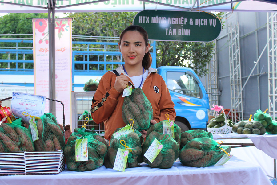 Hợp tác xã Nông nghiệp-Dịch vụ Tân Bình (huyện Đak Đoa) tham gia Chương trình OCOP cấp tỉnh. Ảnh: Nguyễn Diệp Hợp tác xã Nông nghiệp-Dịch vụ Tân Bình (huyện Đak Đoa) tham gia Chương trình OCOP cấp tỉnh. Ảnh: N.D