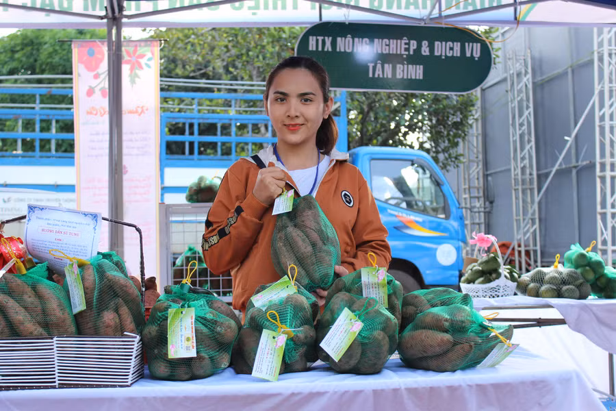  Hợp tác xã Nông nghiệp-Dịch vụ Tân Bình (huyện Đak Đoa) tham gia Chương trình OCOP cấp tỉnh. Ảnh: N.D