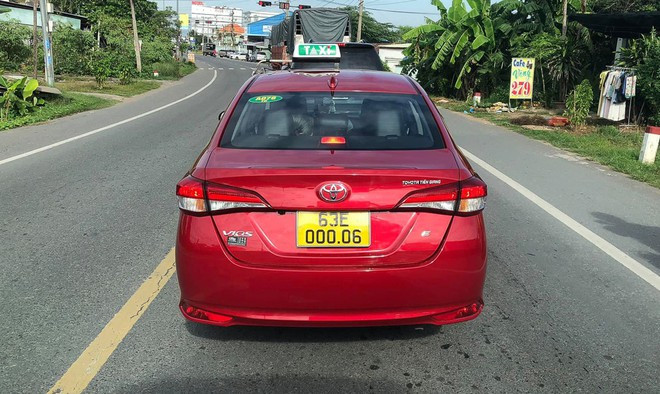 Bắt đầu từ ngày 1.3.2021 người dân có thể ngồi ở nhà đăng ký xe bằng hình thức trực tuyến thông qua mạng internet