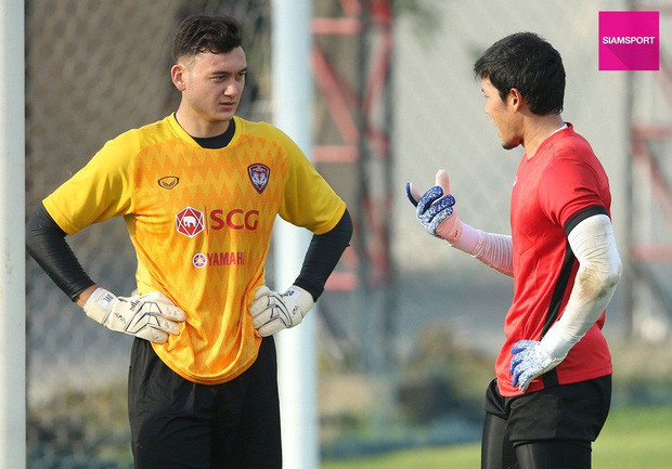 Văn Lâm có thể sẽ phải ra đi để nhường chỗ cho Kawin