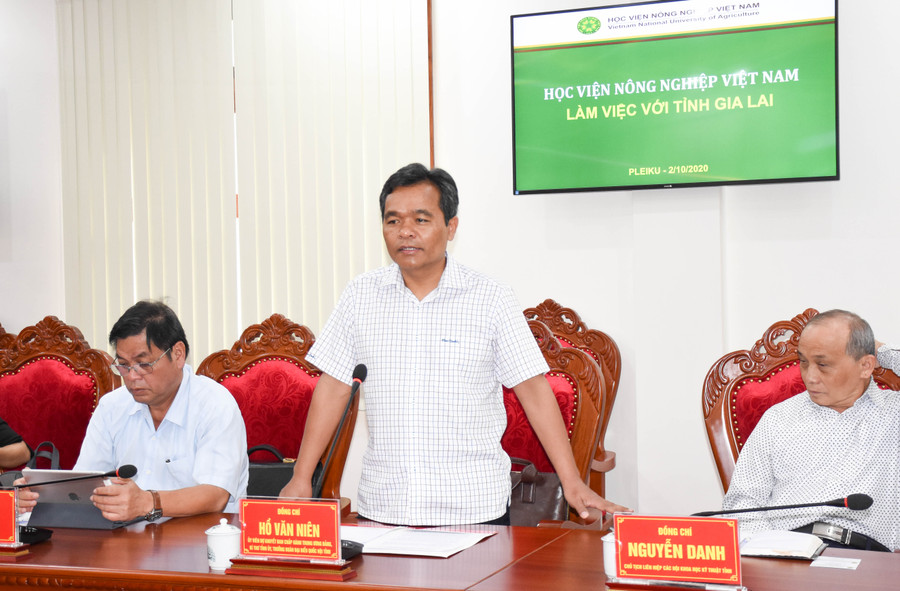 Bí thư Tỉnh ủy Hồ Văn Niên phát biểu tại buổi làm việc. Ảnh: Trần Dung  Bí thư Tỉnh ủy Hồ Văn Niên phát biểu tại buổi làm việc. Ảnh: Trần Dung