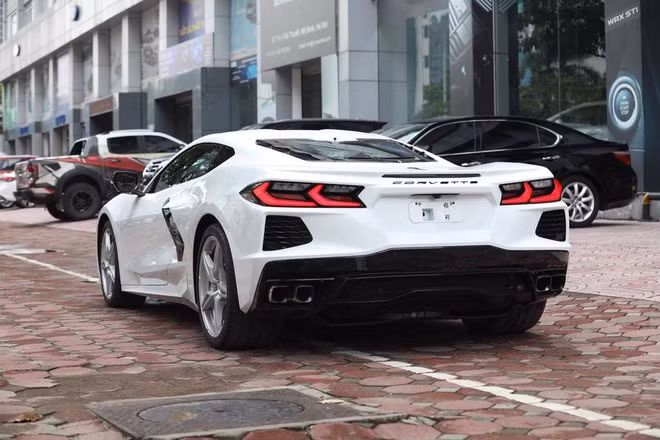 Dân chơi Cần Thơ sở hữu Chevrolet Corvette C8 2020 đầu tiên tại Việt Nam ảnh 2 Là xe thể thao nhưng kiểu dáng Chevrolet Corvette C8 2020 giống siêu xe.