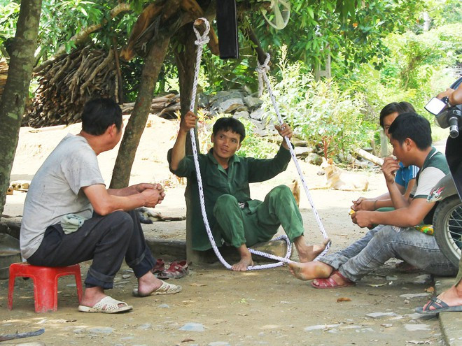 Người dân ở bản Lưu Thông