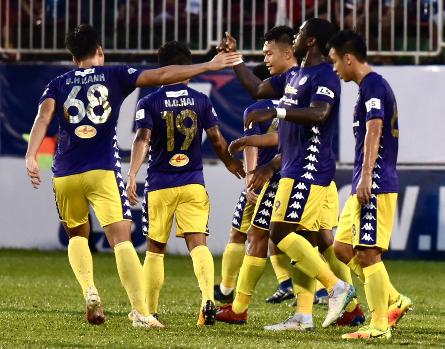  CLB Hà Nội đã bỏ túi 3 điểm để bám đuổi ngôi đầu. Ảnh: Văn Ngọc