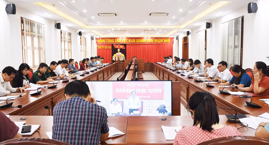 Quang cảnh hội nghị giao ban trực tuyến ngành Tổ chức Xây dựng Đảng 9 tháng năm 2020. Ảnh: Minh Nguyễn Quang cảnh hội nghị giao ban trực tuyến ngành Tổ chức Xây dựng Đảng 9 tháng năm 2020. Ảnh: Minh Nguyễn