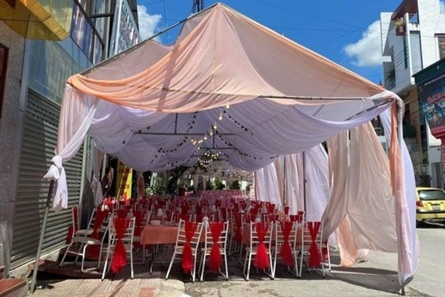 Hành vi "bom hàng" 150 mâm cỗ cưới đang được điều tra làm rõ. Ảnh: Kim Anh. Hành vi