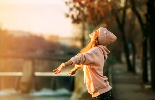 Hãy để cơ thể được phơi nắng dù chỉ ít phút mỗi ngày.