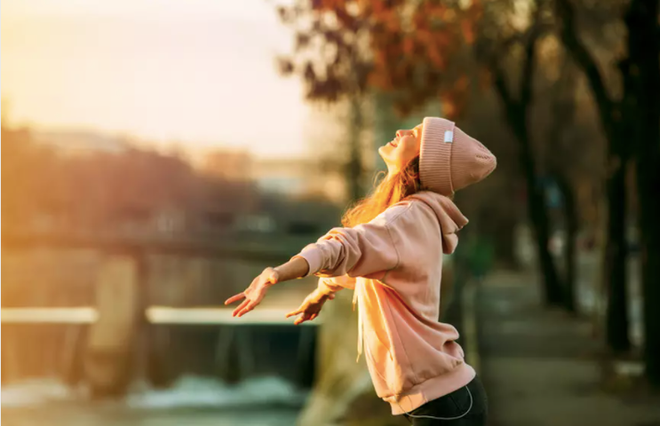 Hãy để cơ thể được phơi nắng dù chỉ ít phút mỗi ngày.