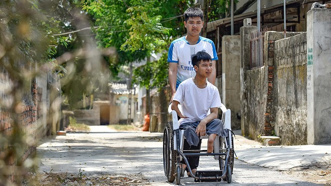 Hiếu và Minh mong có tâm trạng tốt trước khi bước chân vào giảng đường đại học ẢNH PHÚC NGƯ