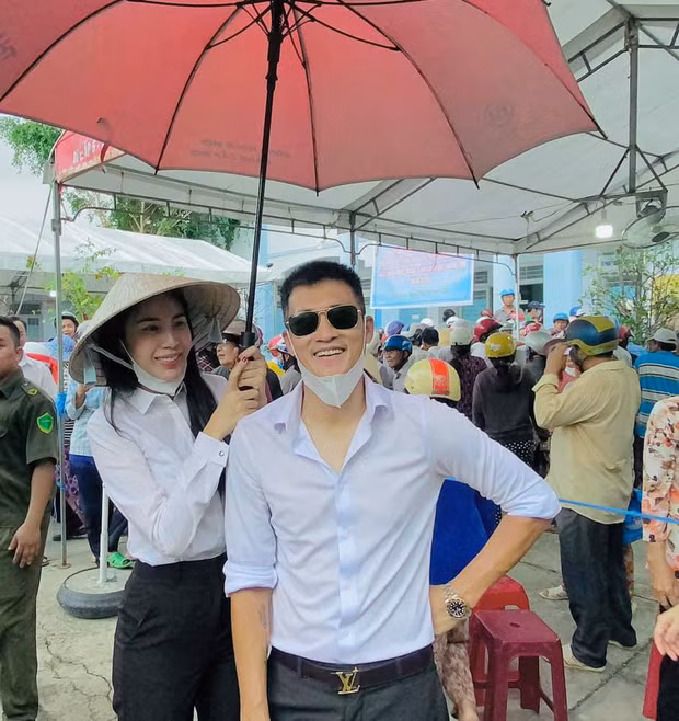 Vợ chồng Thủy Tiên Công Vinh trở lại miền Trung đợt 2 