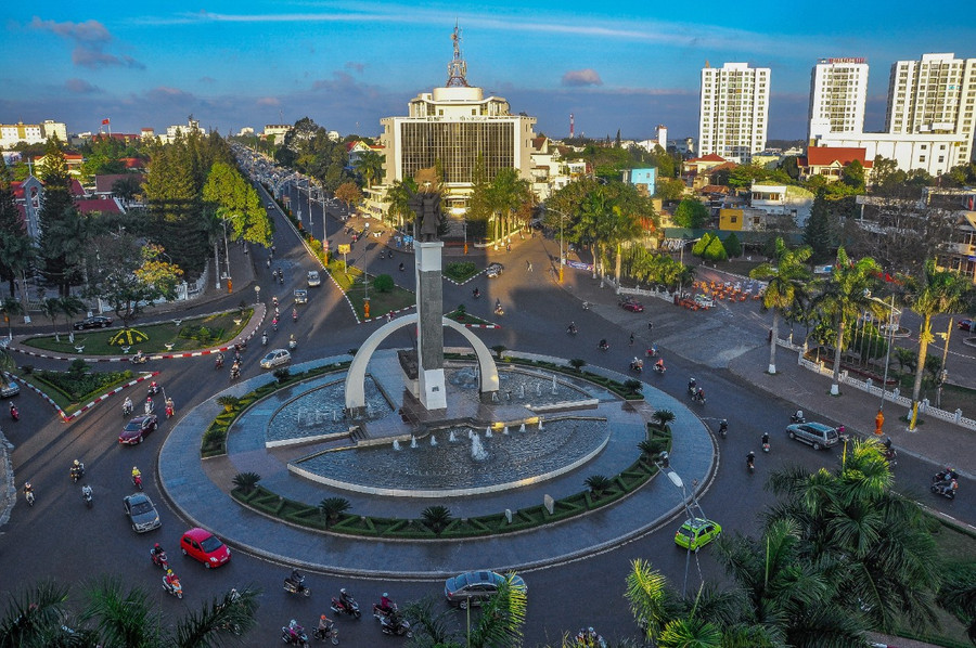 Ngã Sáu Ban Mê. Ảnh: Hữu Hùng