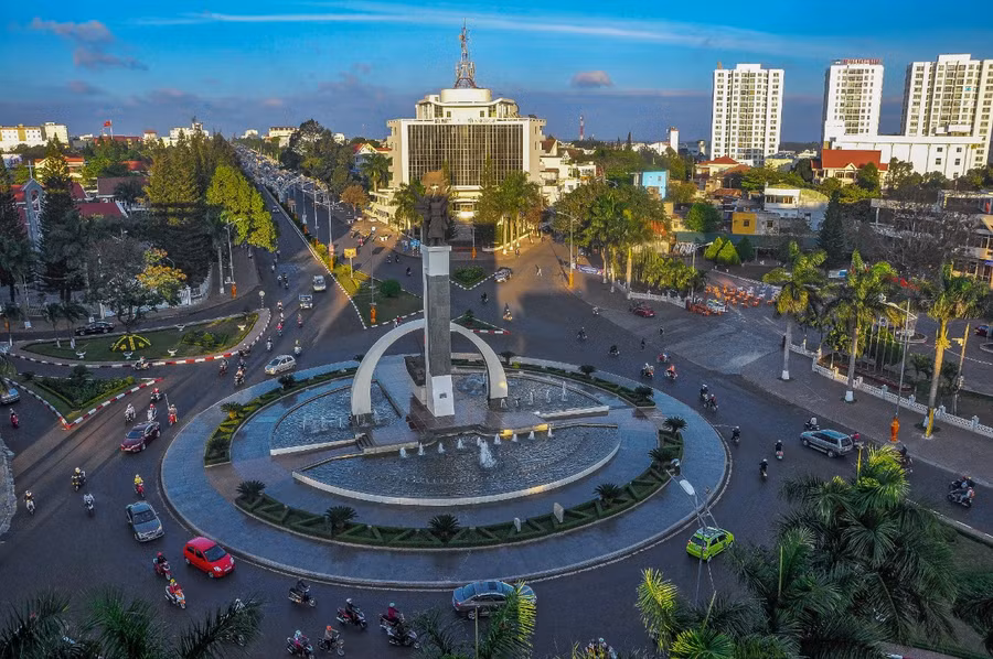 Ngã Sáu Ban Mê. Ảnh: Hữu Hùng Ngã Sáu Ban Mê. Ảnh: Hữu Hùng