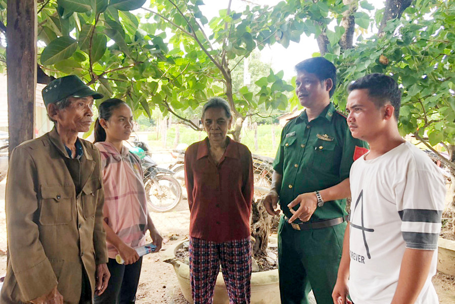 Ngay từ đầu nhiệm kỳ, Đảng bộ Đồn Biên phòng Ia Mơr tiếp tục đẩy mạnh việc thực hiện “nhiệm vụ kép”. Ảnh: Anh Huy