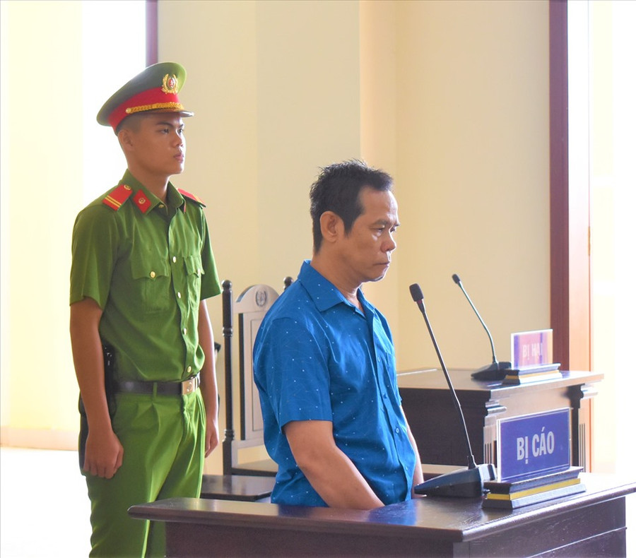 Chỉ vì ghen tuông, Bị cáo Nguyễn Thanh Hoàng đã dùng dao dâm các bị hại. Bị tòa án tuyên phạt 9 năm tù về tội giết người. Ảnh: Thành Nhân