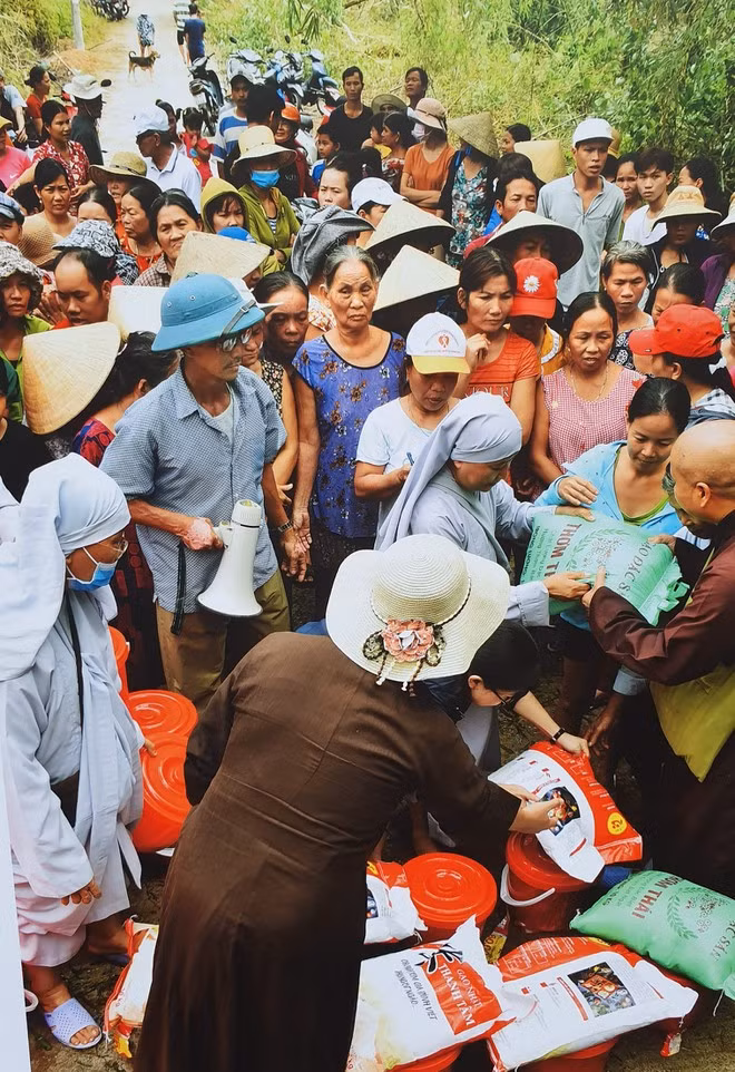 Ấm áp tình thương