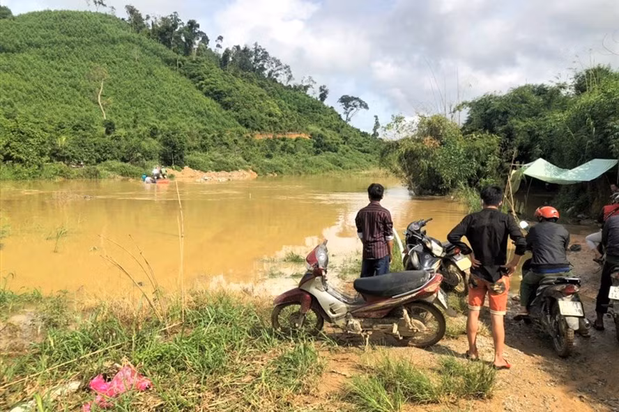 Công trình thủy lợi nghìn tỉ ở Tây Nguyên gây ngập lụt cho hàng trăm hộ dân. Ảnh: Bảo Trung