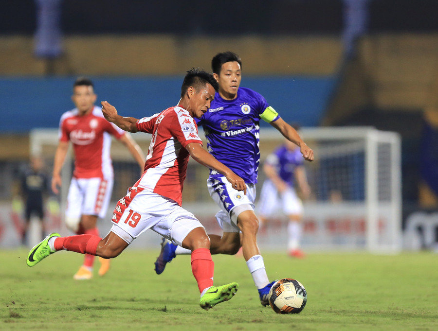 Văn Quyết đóng góp bàn mở tỷ số trong trận thắng 2-0 của Hà Nội FC trước TP.HCM tối nay. Ảnh: Hải Đăng.