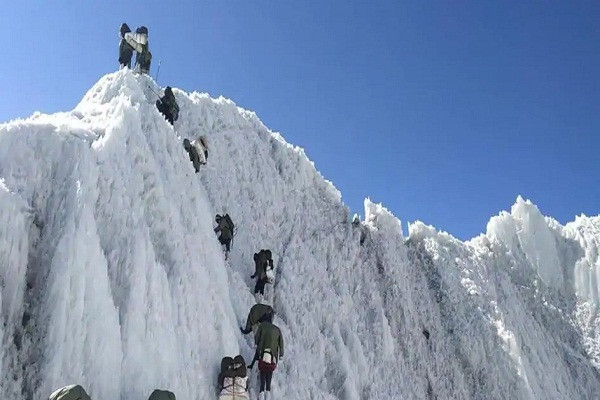  Địa hình hiểm trở ở biên giới Trung - Ấn (ảnh: India Today)