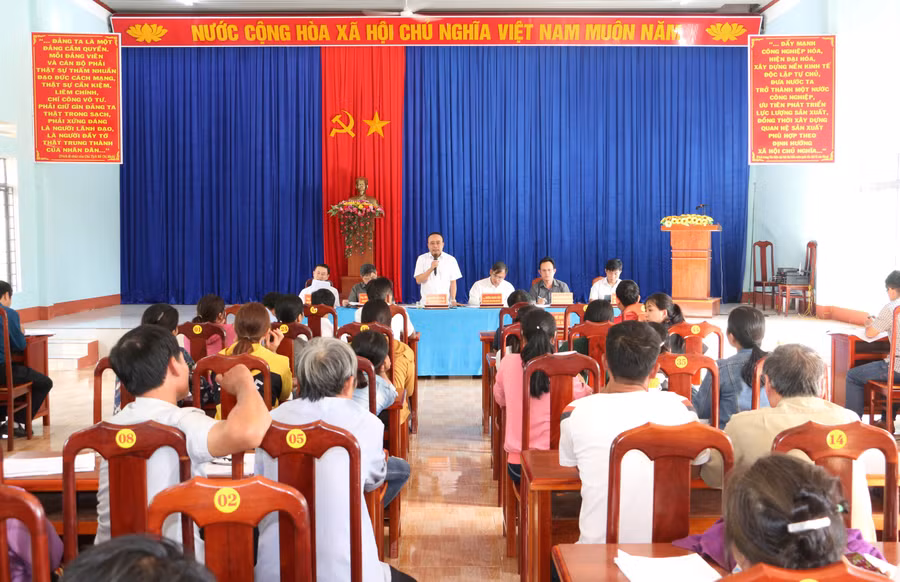 Quang cảnh buổi đối thoại. Ảnh: Quang Tấn